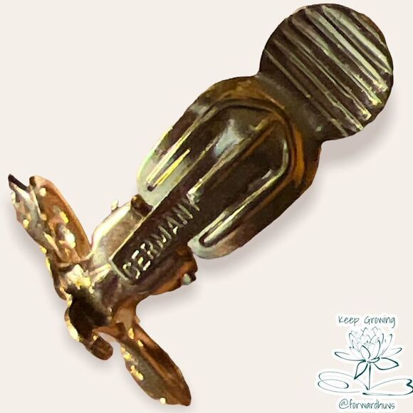 Vintage Gold Tone Clip On Earrings - Picture 6 of 8